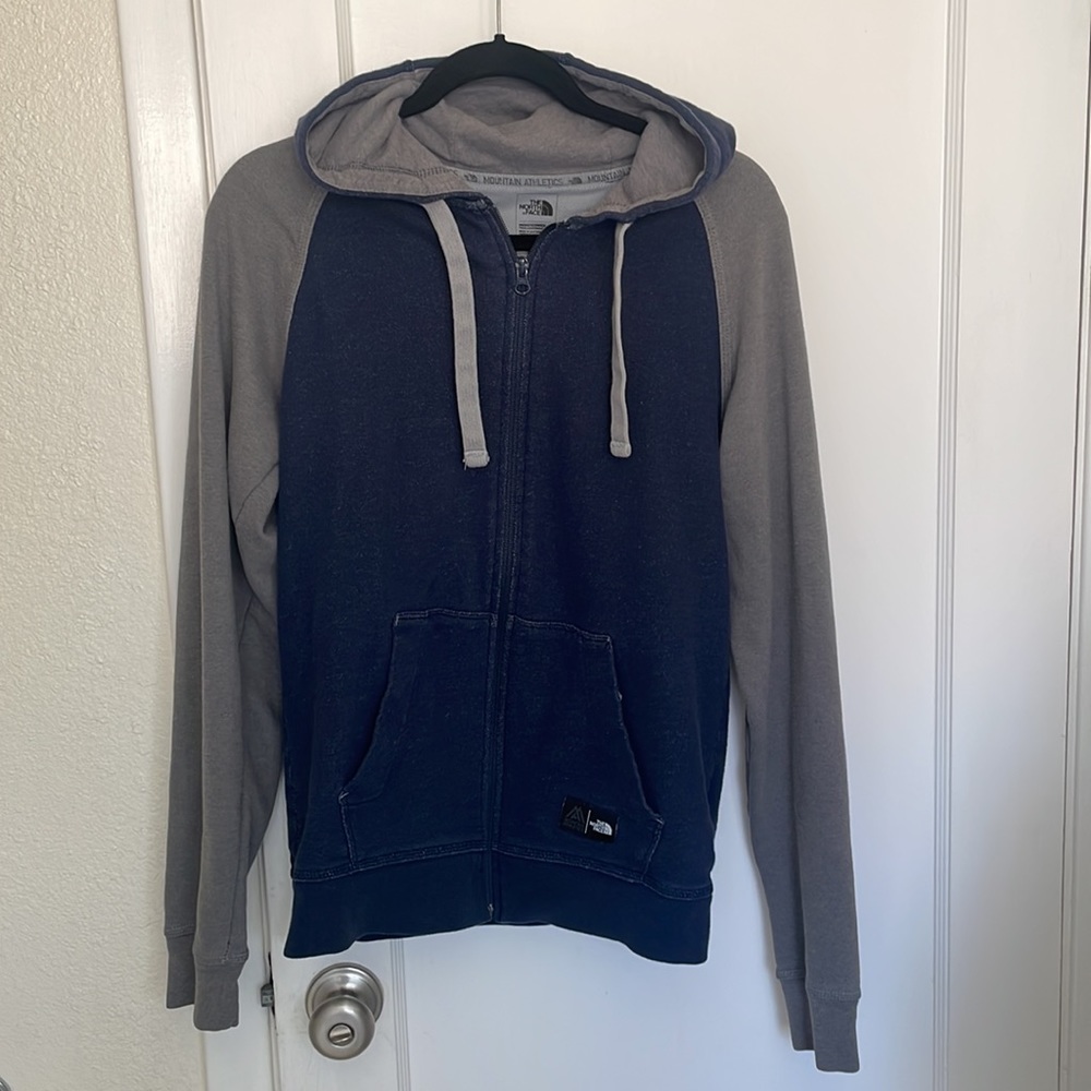 Mens North Face zip up hoodie - small (fits like a medium)